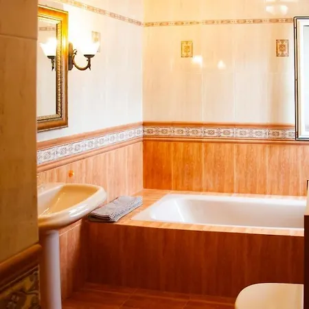 Guimes Pool House * Гуйме